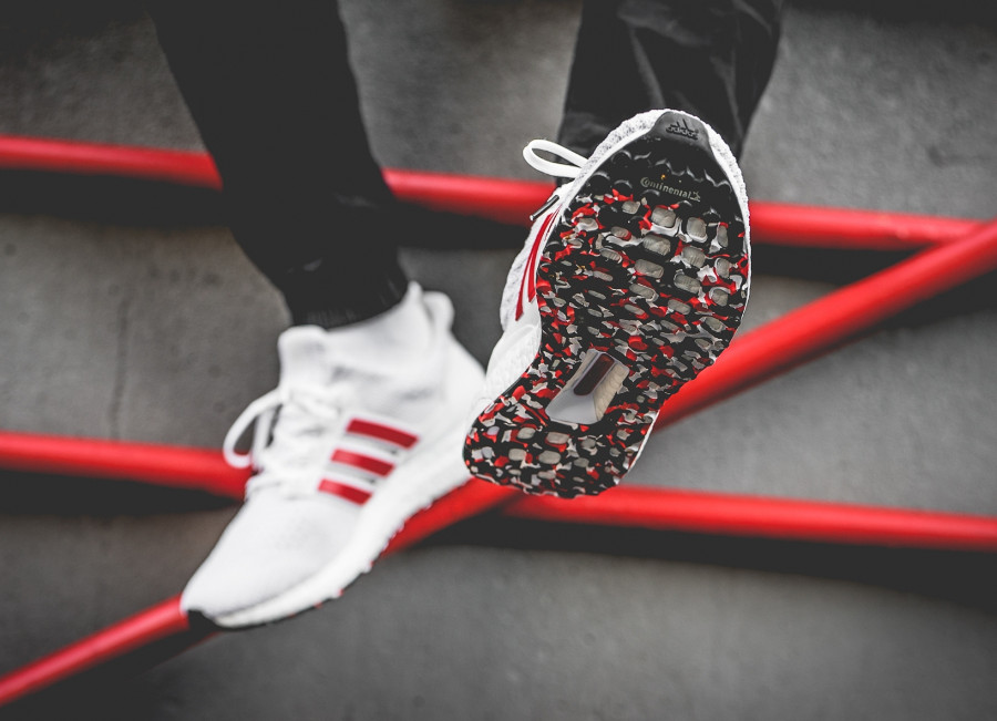 ultra boost blanche et rouge