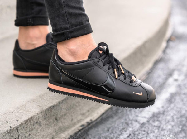 nike cortez black pink