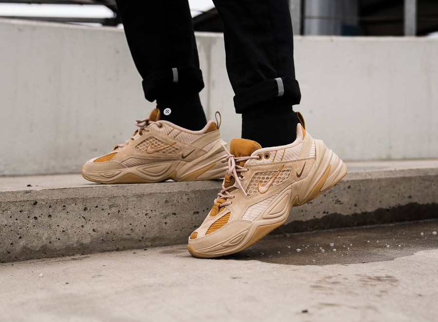 naam Afdeling lengte Avis : Nike M2K Tekno SP Beige Linen Ale Brown Wheat (homme)