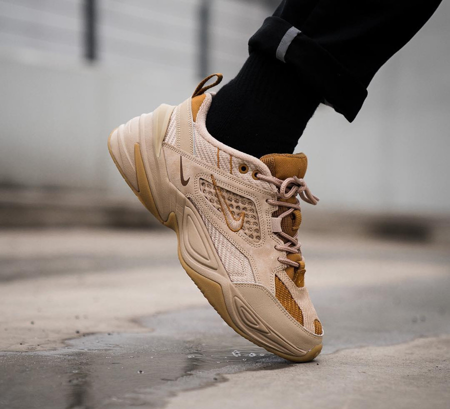 naam Afdeling lengte Avis : Nike M2K Tekno SP Beige Linen Ale Brown Wheat (homme)