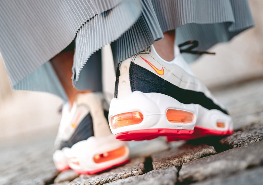 nike air max 95 se midnight navy laser orange