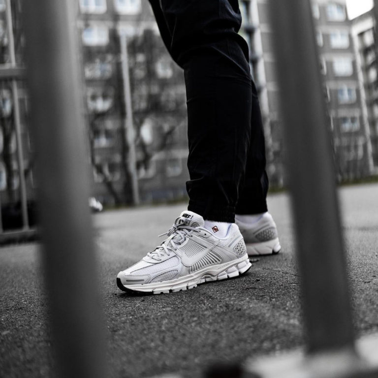 nike zoom vomero 5 sp black