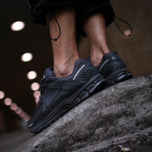 nike vomero 5 dark grey