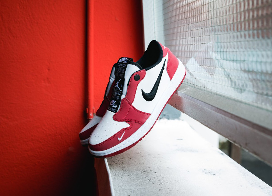 nike air jordan chicago low