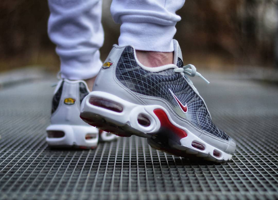 nike air max plus og grey