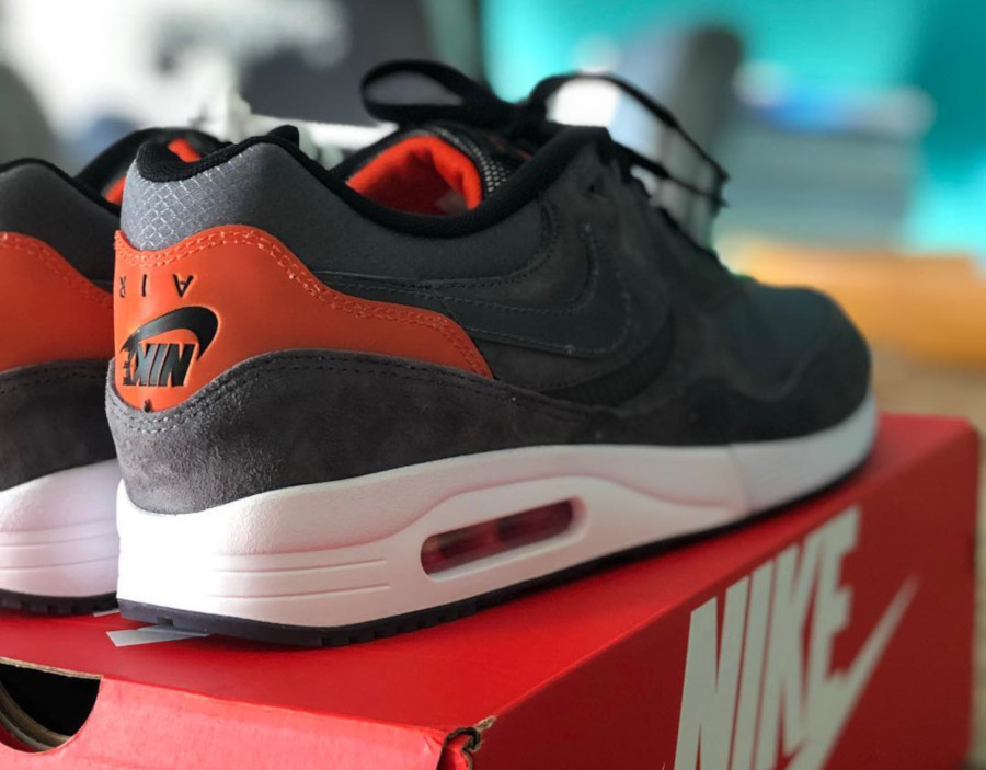 size exclusive air max light