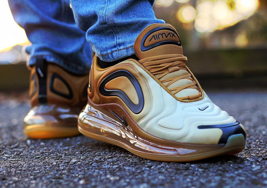 gold nike 720