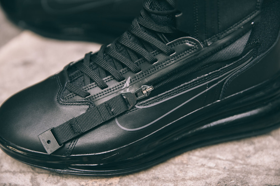 nike air max 720 saturn triple black