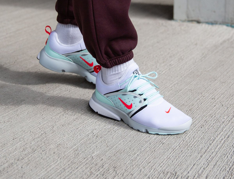 Nike Air Presto Fly World Oriental Poppy Unholy Cumulus