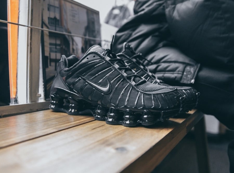 nike shox tl triple black