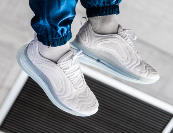 nike 720 triple white