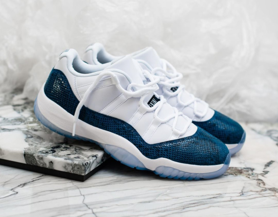 Jordan 11 sales low bleu marine