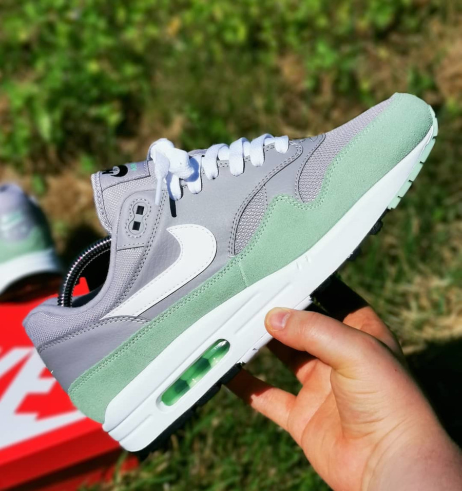 air max 1 atmosphere grey white fresh mint black