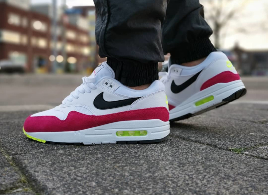 air max 1 rust pink volt