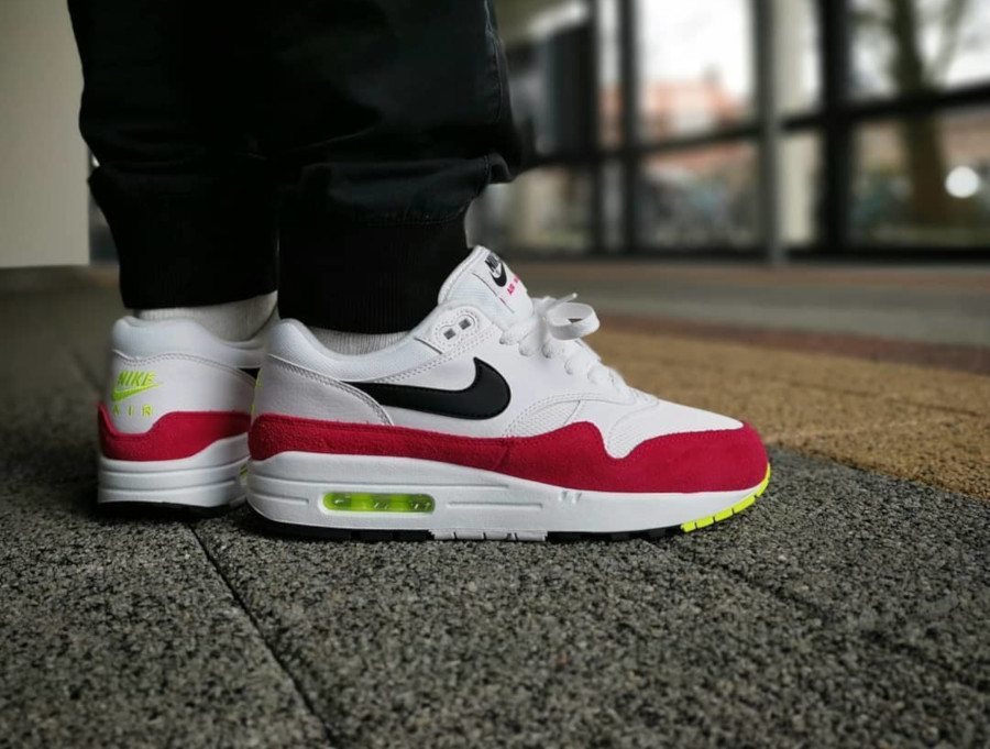 air max one volt rush pink