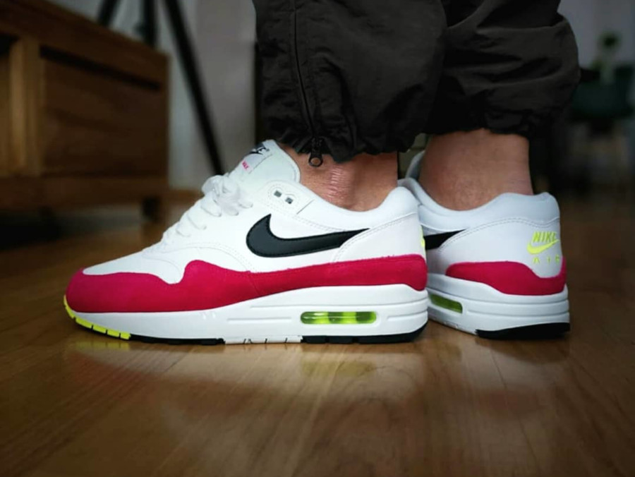 nike air max 1 volt rush pink