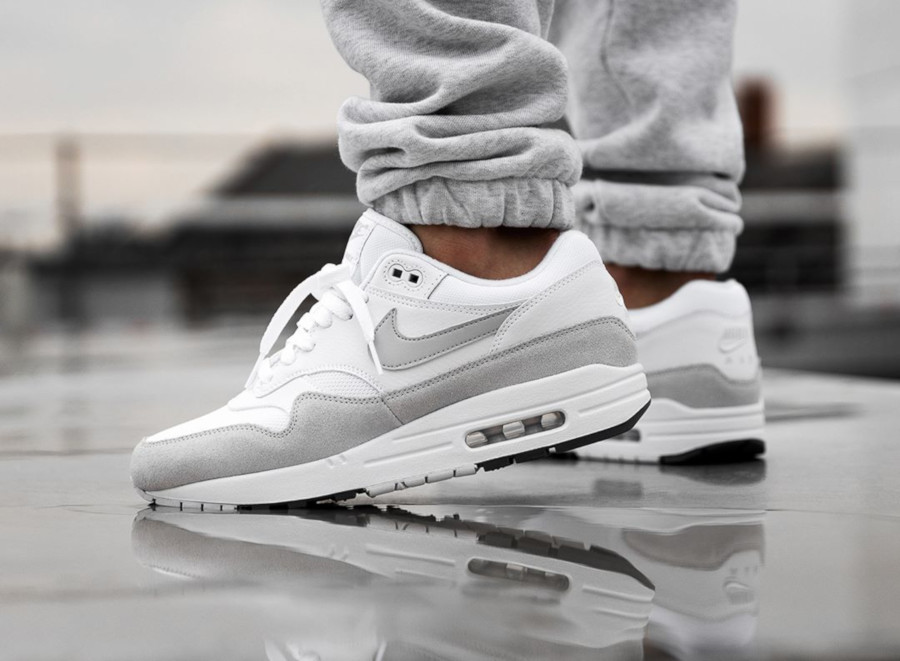 nike air max one white