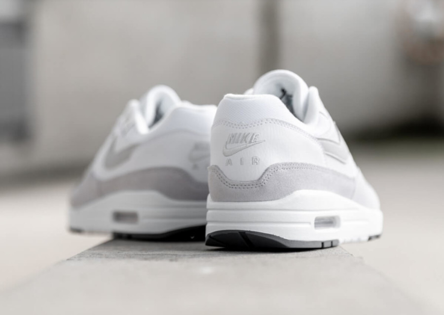 nike air max one white