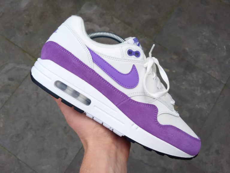 atomic violet air max 1