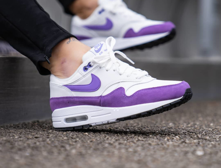 nike wmns air max 1 atomic violet