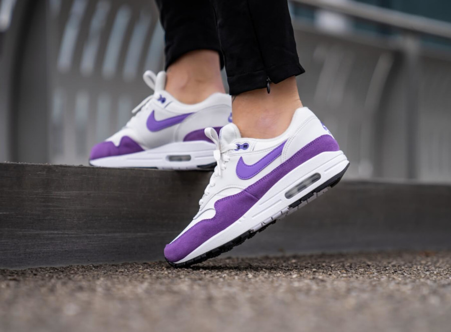 am1 purple