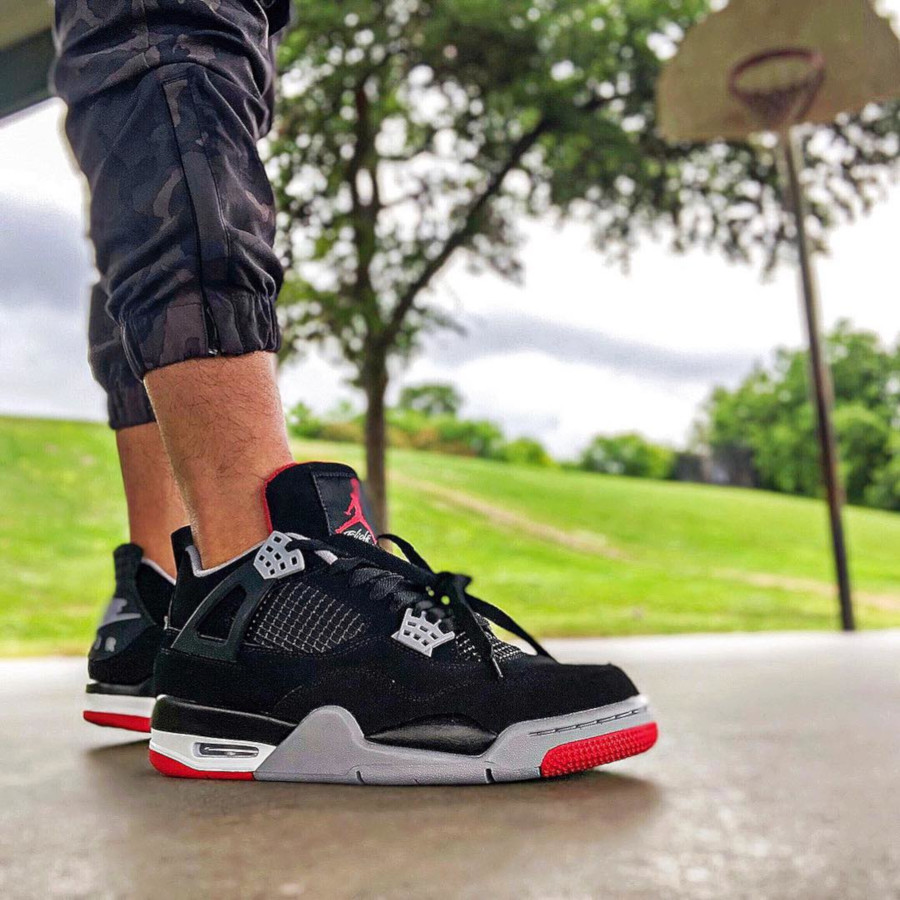 air jordan 4 on feet