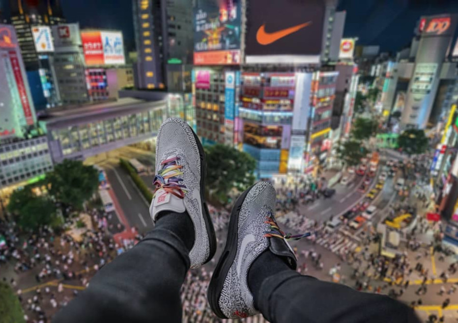 air max 1 tokyo maze on feet