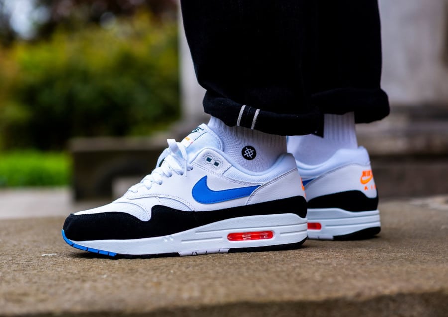 Nike-Air-Max-1-White-Photo-Blue-Total-Orange-3.jpg