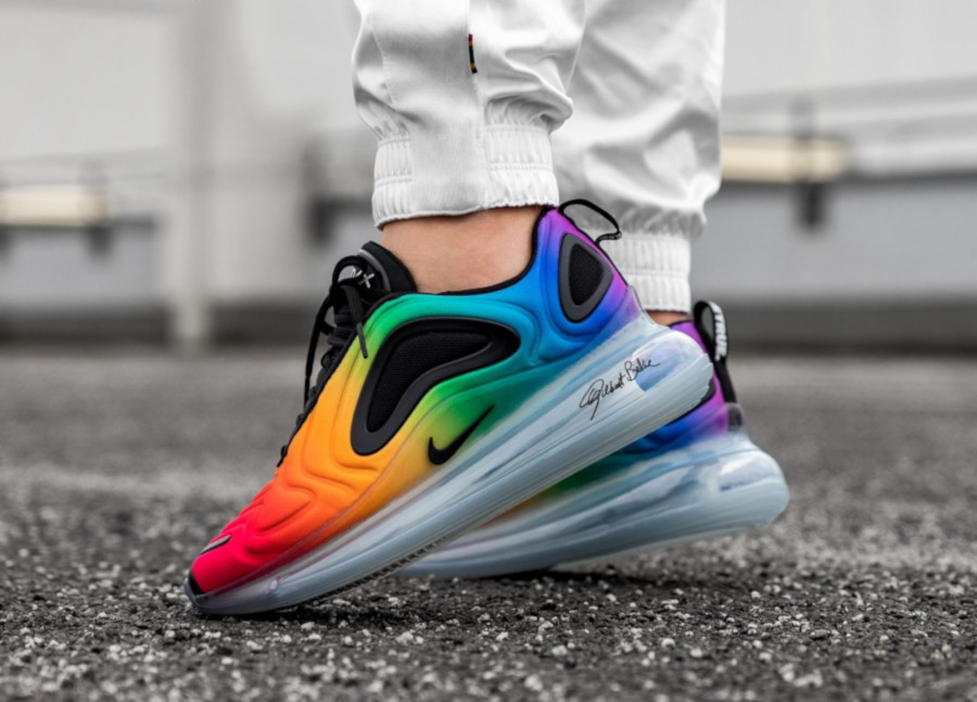 اعتراض وحدة غسل nike gay pride 