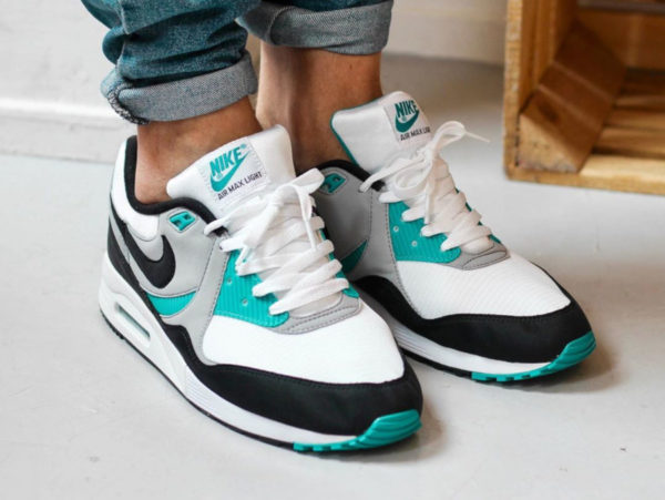 air max light teal