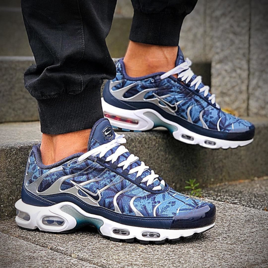 air max plus palm trees blue