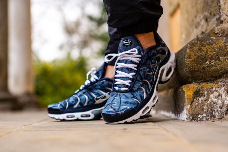 air max plus palm trees blue