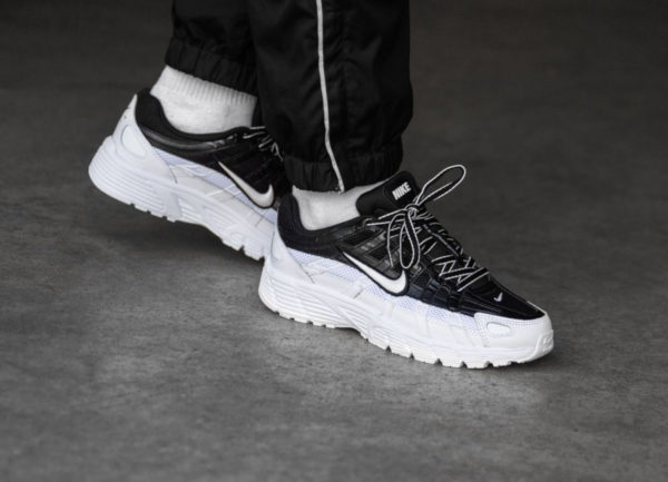 Nike noire sales et blanche