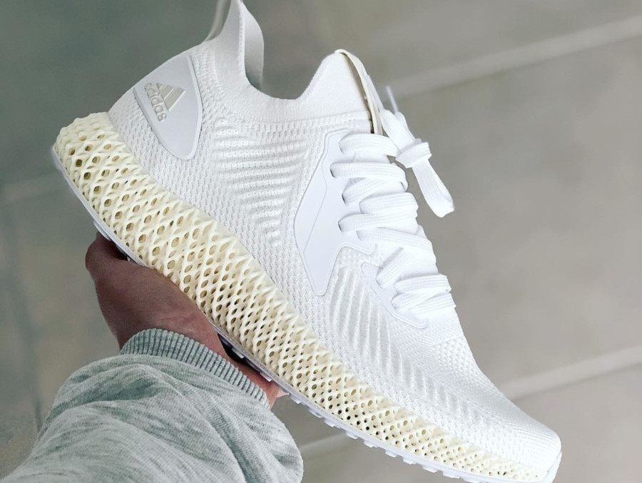 white & grey alphaedge 4d wc sneakers