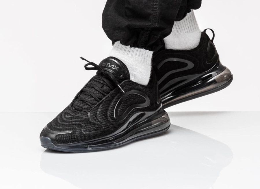 Faut il acheter la Nike Air Max 720 noire Triple Black AO2924 007