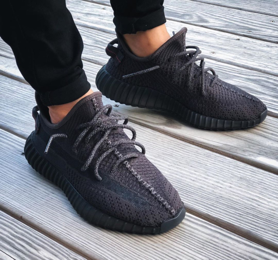 yeezy noire femme