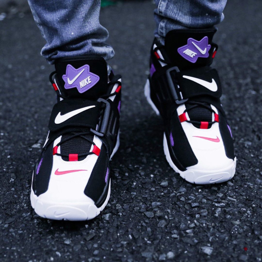 nike air barrage mid qs black white