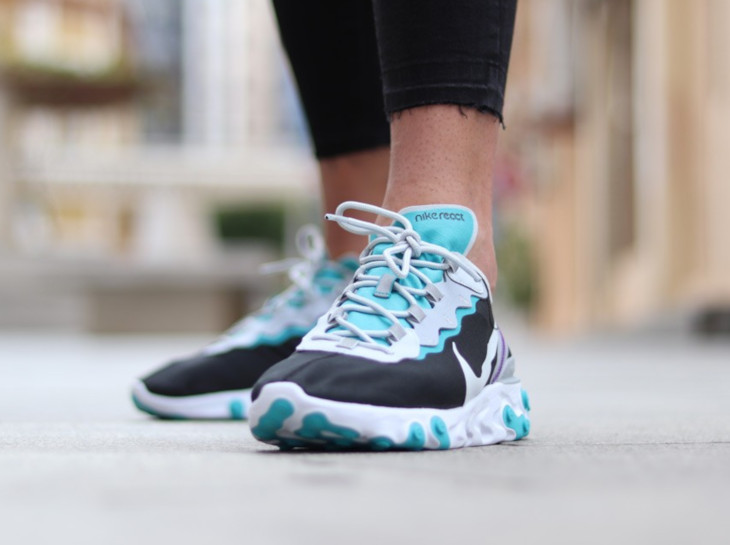 nike react black and teal