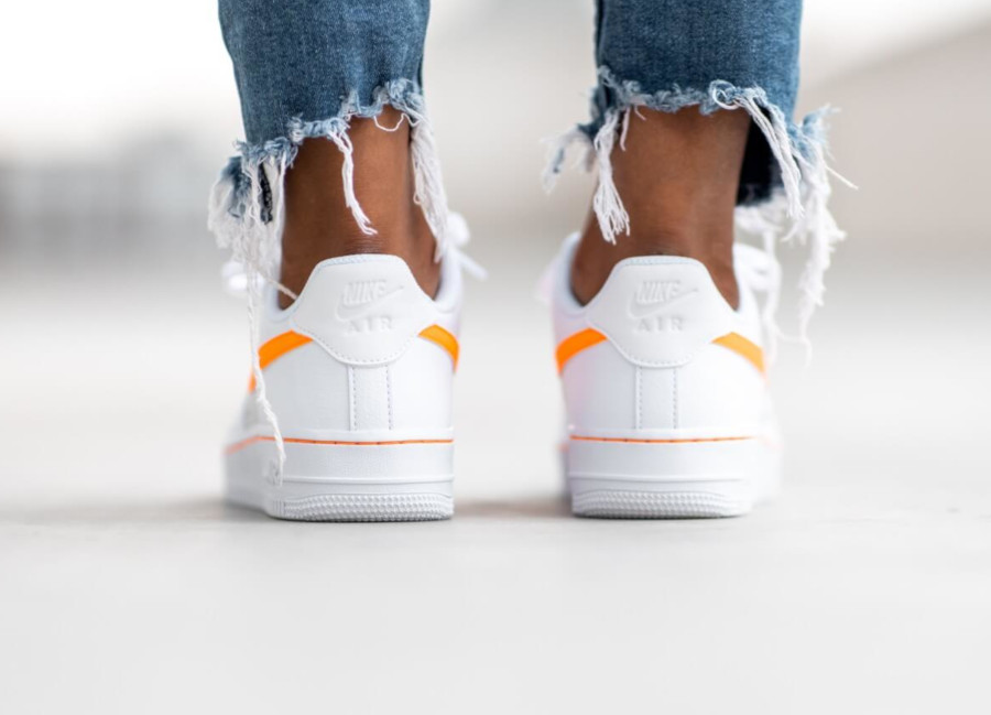Air force 1 on sale white/total orange/platinum tint