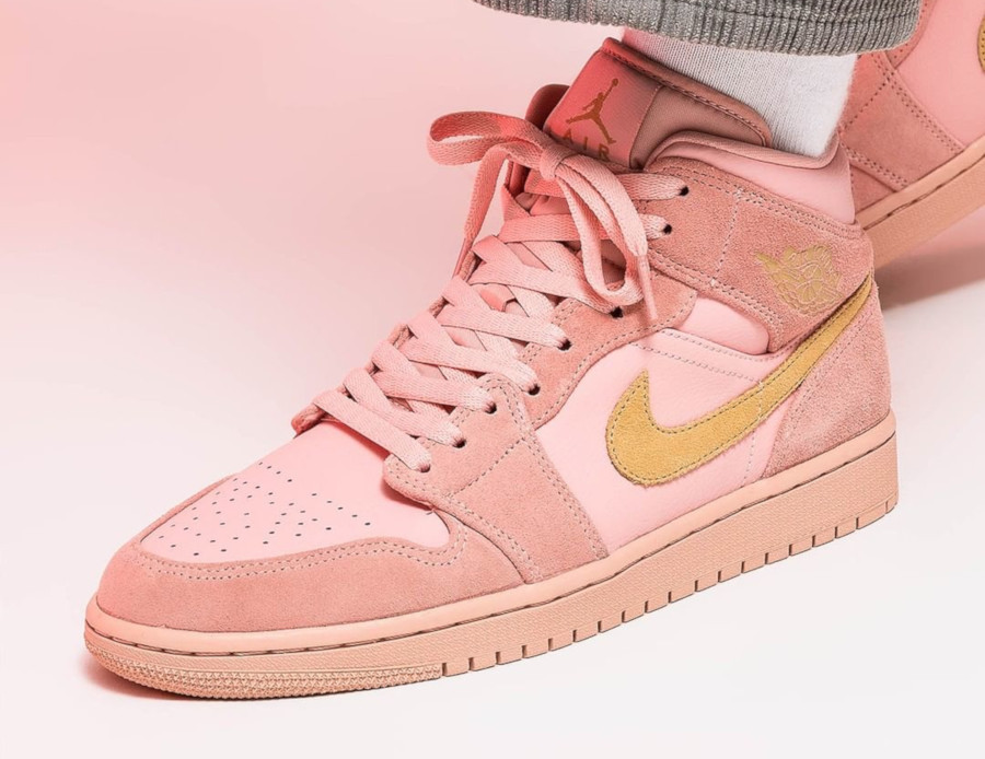 coral pink jordan 1