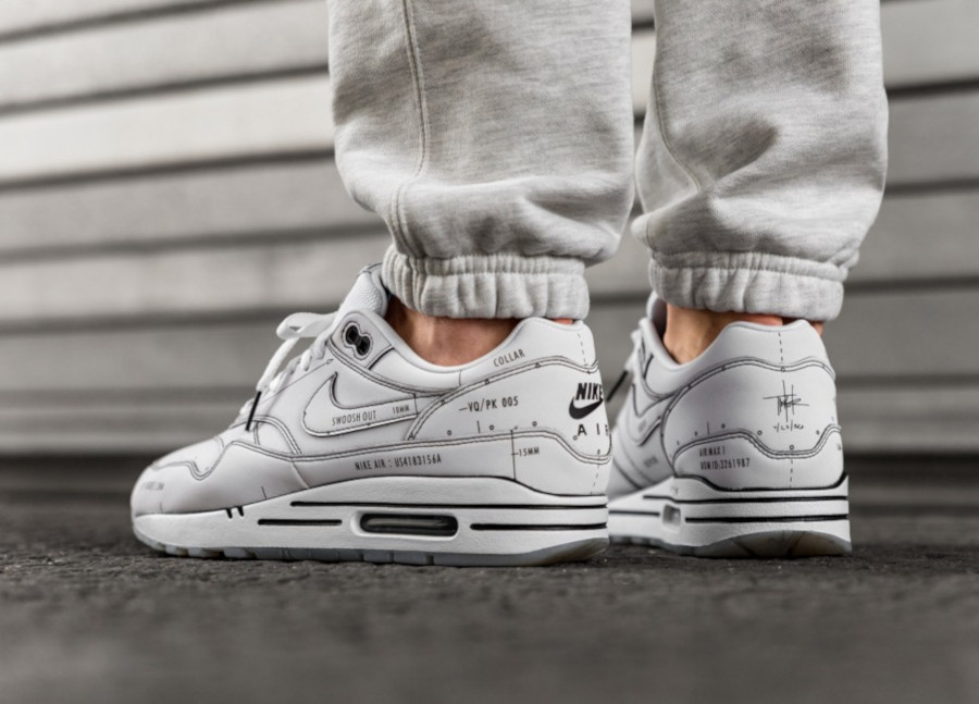 nike air max 1 sketch to shelf white