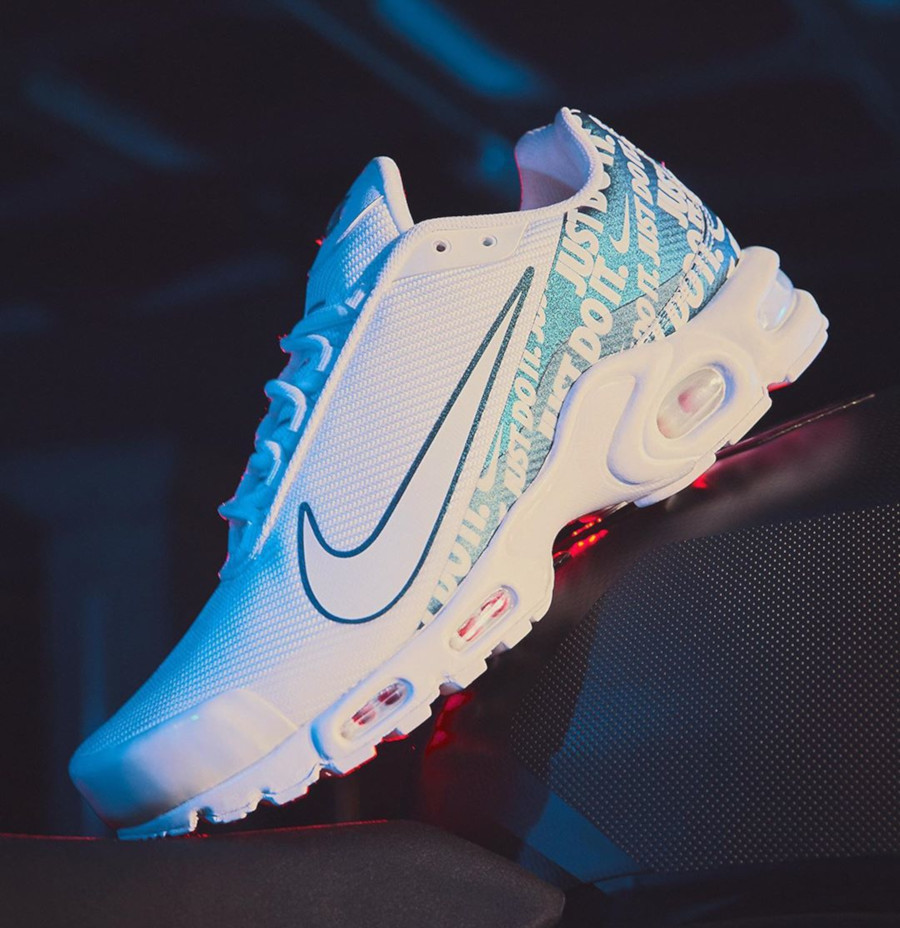 nike tn just do it white