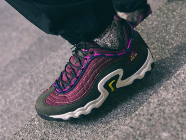 Nike air skarn on feet shop
