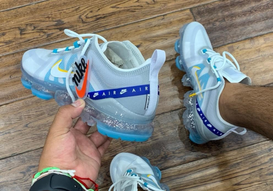 vapormax grise et bleu