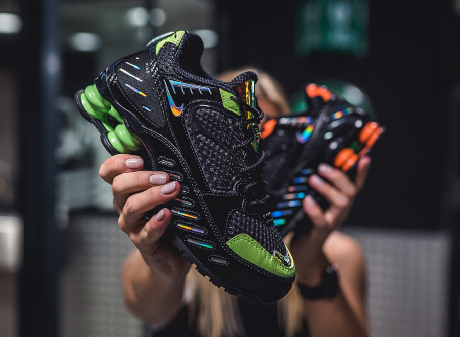 shox enigma sp sneaker in black & lime blast