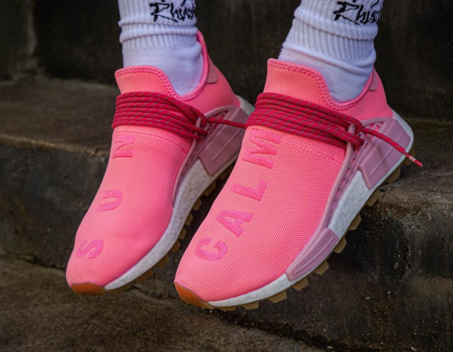 https://www.sneakers-actus.fr/wp-content/uploads/2019/09/Adidas-NMD-HU-rose-Hyper-Pop-Light-Pink-Gum-EG7740-5.jpg