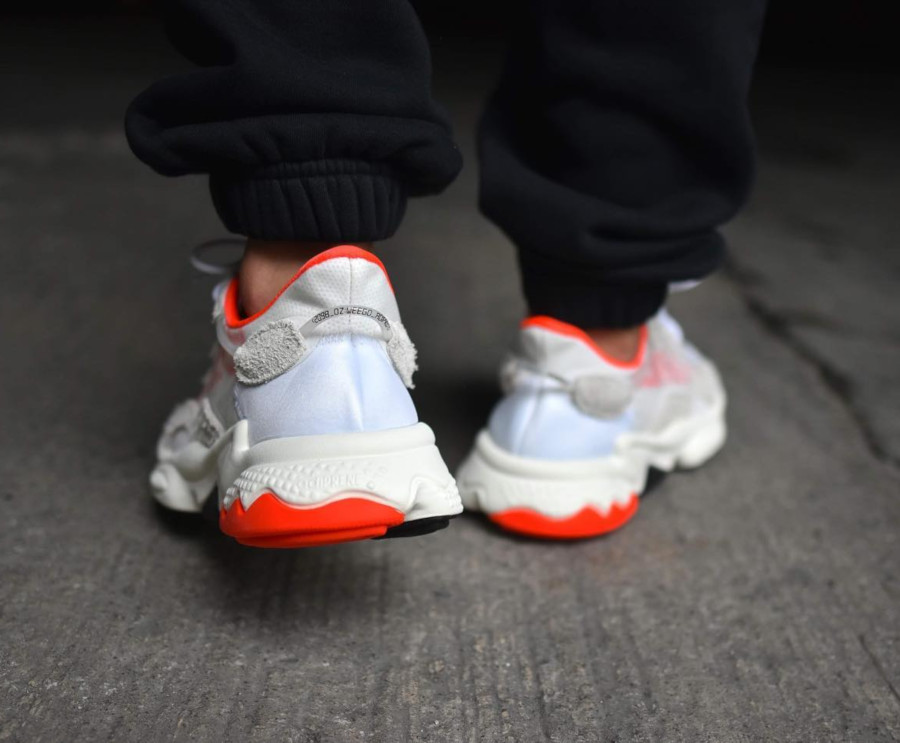 adidas ozweego blanche et rouge