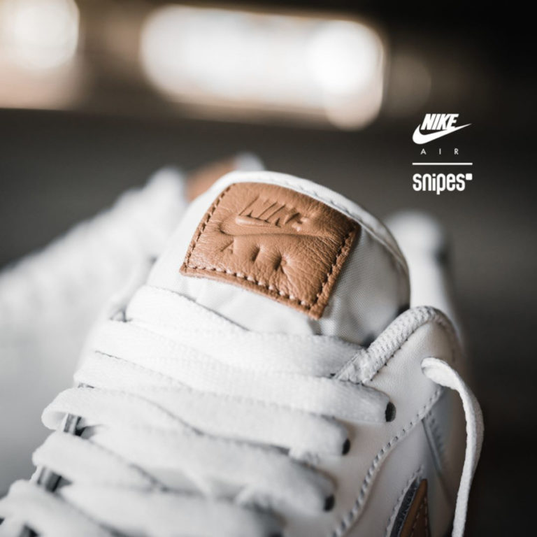 nike swoosh changeable