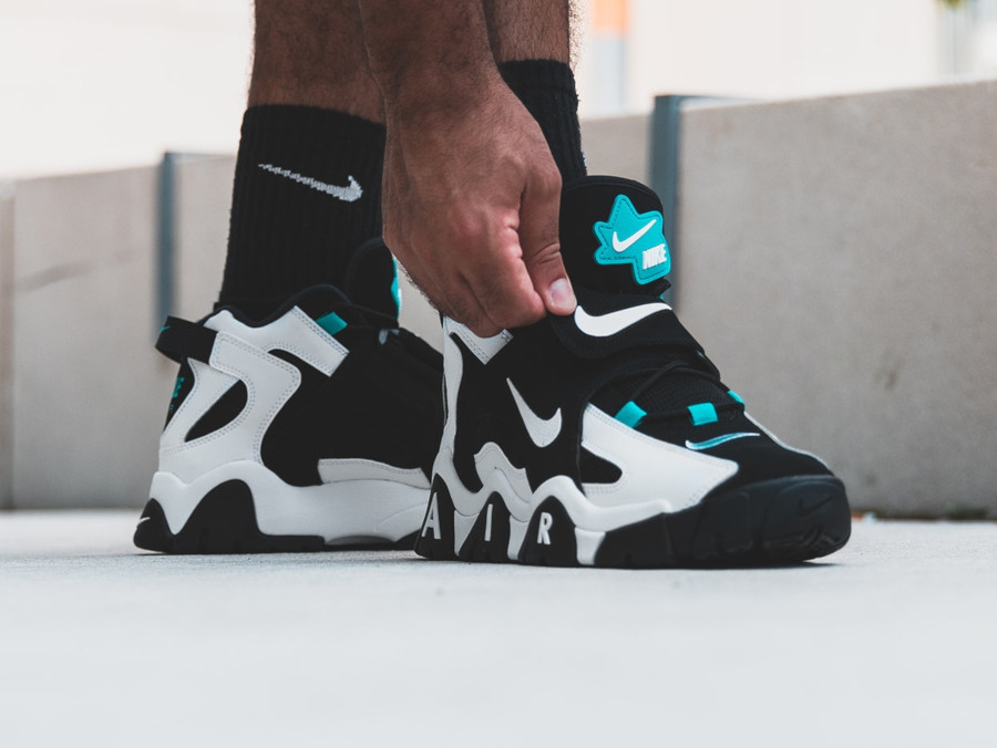 nike air barrage mid black white cabana