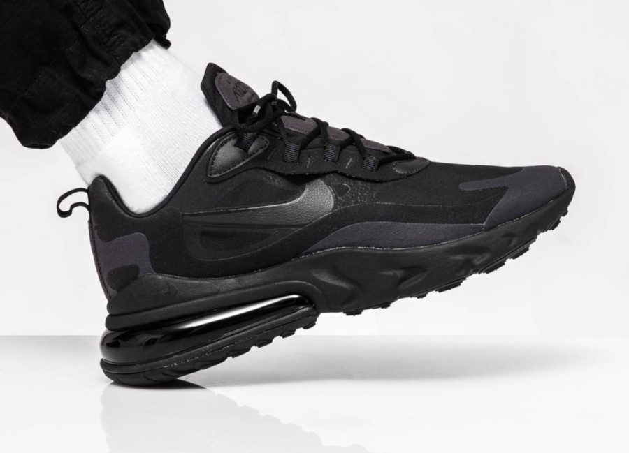 nike air max 270 react noir et blanc 